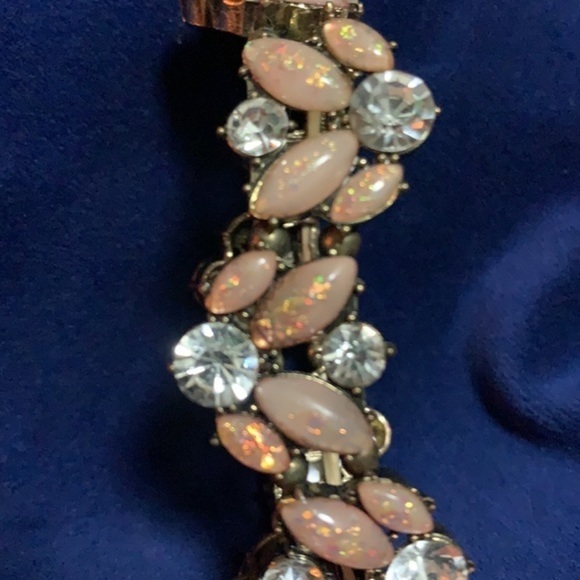 VINTAGE LOOK STUNNER - Picture 3 of 3